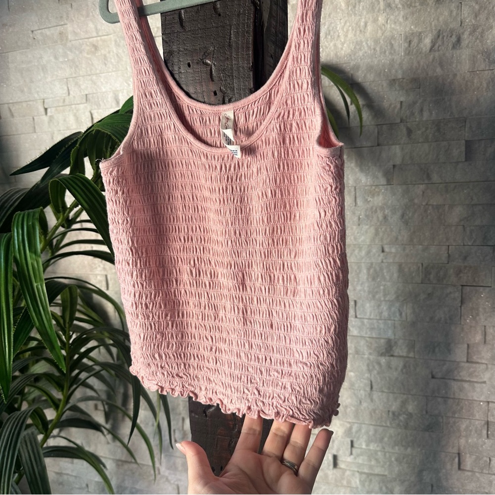 Aero Sabrina Carpenter Blush Pink Smocked Sleeveless Tank Top Blouse Size M - Picture 5 of 6